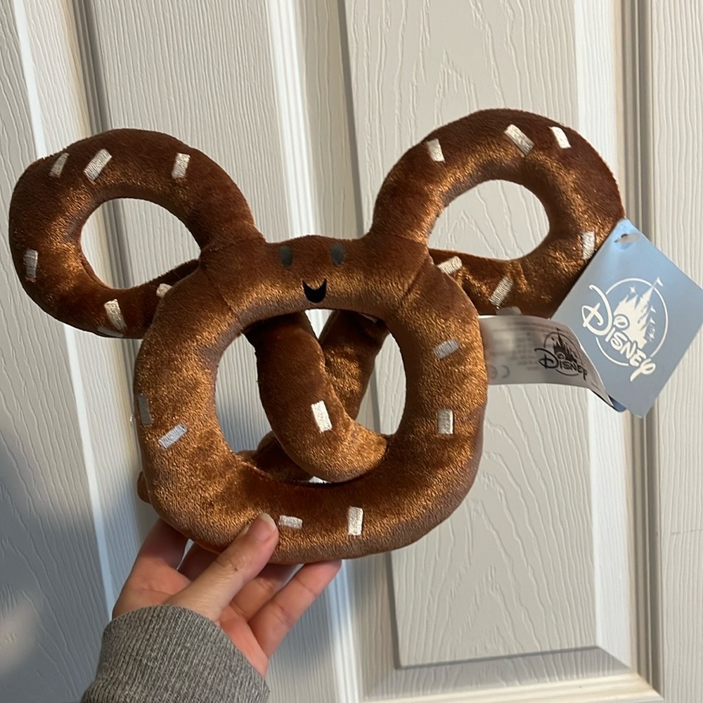 Disney Pretzel